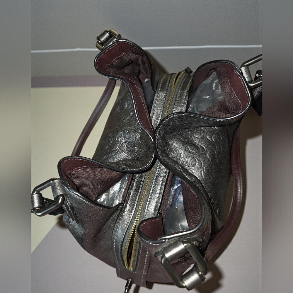 COACH Edie 31 2018 Signature Leather Shoulder Bag In EUC - Picture 7 of 12
